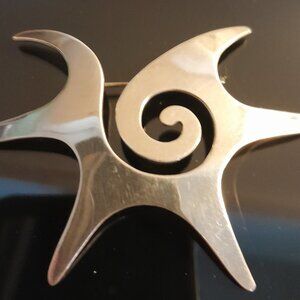 ANTIQUE/VINTAGE   GORGEOUS SILVER FREE FORM BROOCH - LIKE NEW